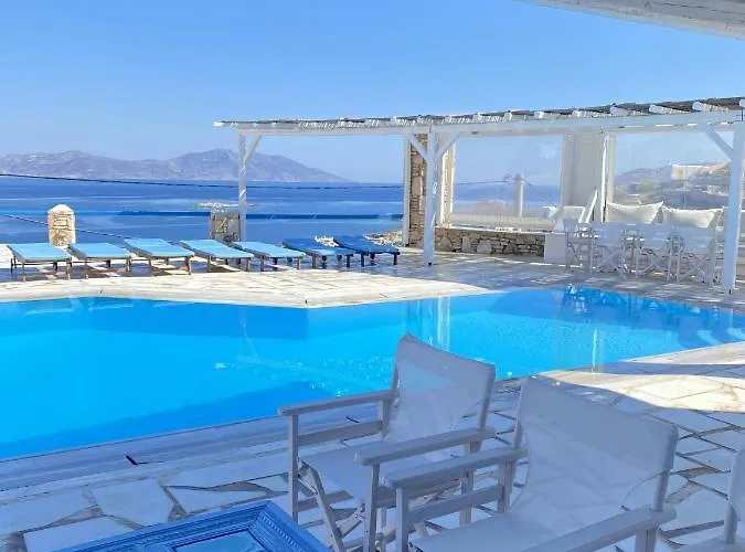 Myrovi Harmony Suites - Sea View & Pool In Kanalia Mykonos Town